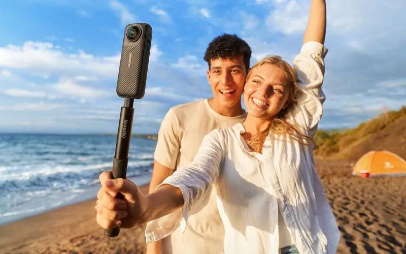 INSTA360 X4