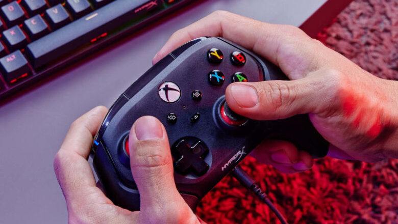 HYPERX Clutch Gladiate Kablolu Xbox Oyun Kumandası